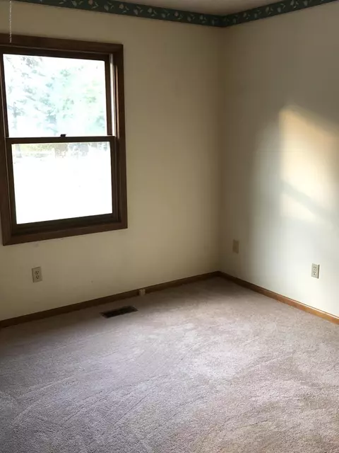 1289 Hatch Rd, Okemos, MI 48864 photo 16
