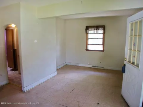 623 Cooper Ave, Lansing, MI 48910 photo 5