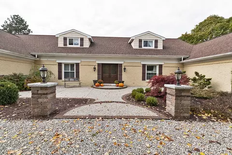 4247 Barton Rd, Lansing, MI 48917 photo 3