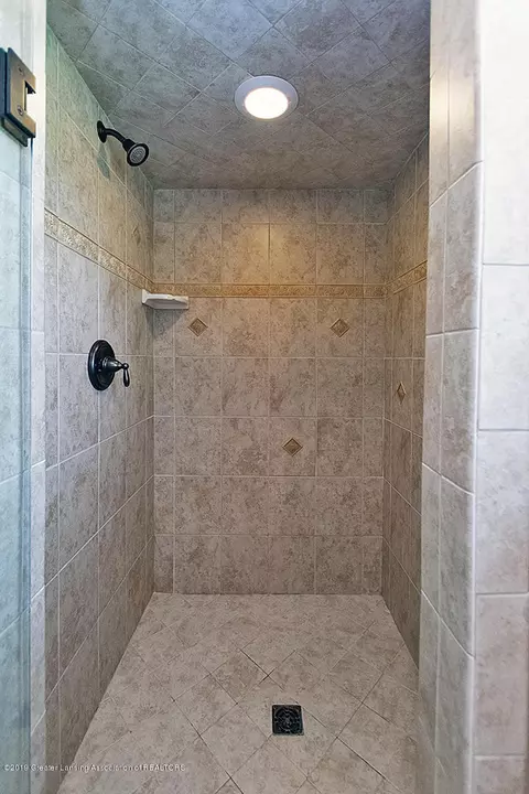 4247 Barton Rd, Lansing, MI 48917 photo 19