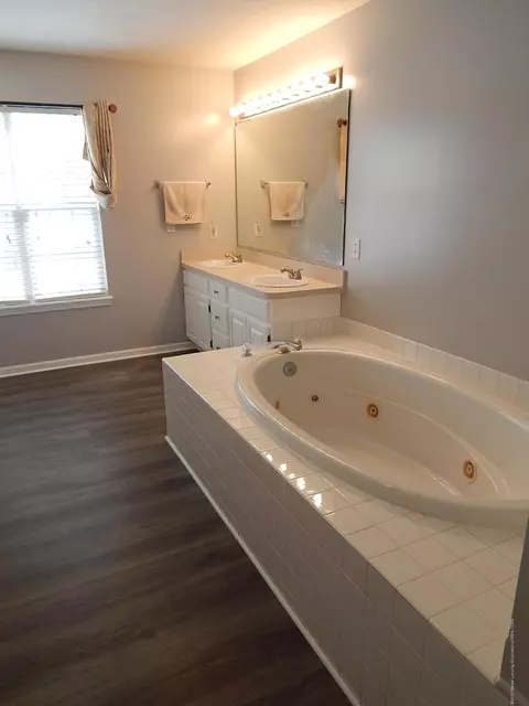 3590 Laureate Dr, Holt, MI 48842 photo 14
