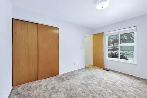 2916 Colchester Rd, Lansing, MI 48906 photo 18