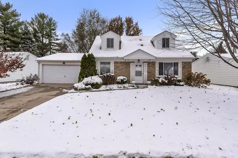 2916 Colchester Rd, Lansing, MI 48906 photo 3