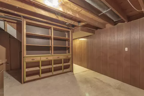 2916 Colchester Rd, Lansing, MI 48906 photo 35