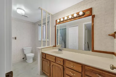 2916 Colchester Rd, Lansing, MI 48906 photo 28