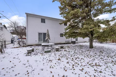 2916 Colchester Rd, Lansing, MI 48906 photo 38