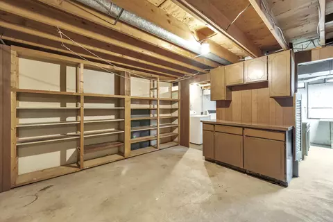 2916 Colchester Rd, Lansing, MI 48906 photo 32