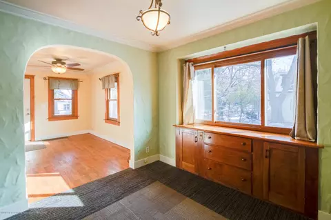 716 Vernon, Lansing, MI 48910 photo 6