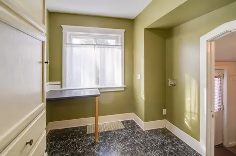 716 Vernon, Lansing, MI 48910 photo 17