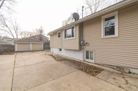 716 Vernon, Lansing, MI 48910 photo 29