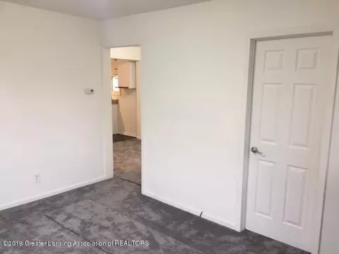 1027 Meadowlawn Ave, Lansing, MI 48906 photo 6
