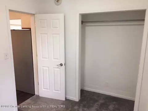1027 Meadowlawn Ave, Lansing, MI 48906 photo 18