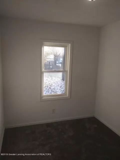 1027 Meadowlawn Ave, Lansing, MI 48906 photo 16