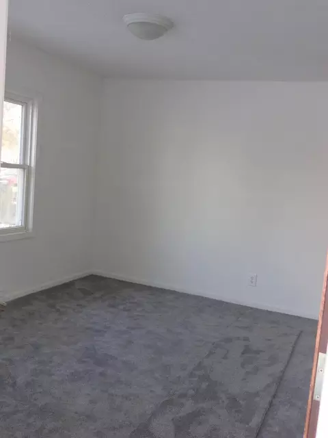 1027 Meadowlawn Ave, Lansing, MI 48906 photo 9