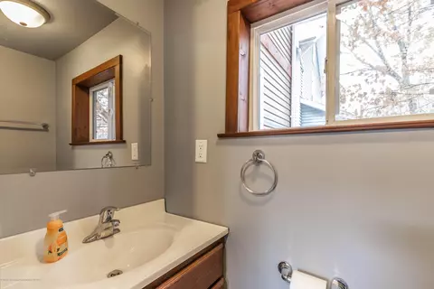 1713 Herbert St, Lansing, MI 48910 photo 13
