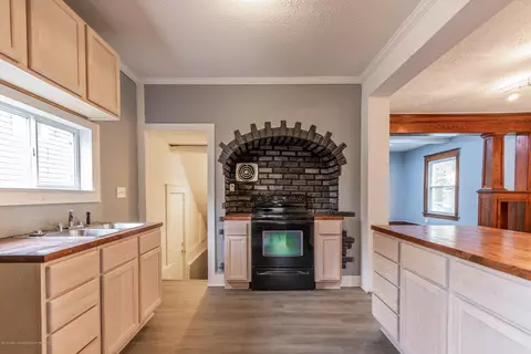 1713 Herbert St, Lansing, MI 48910 photo 2