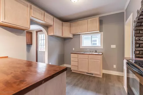 1713 Herbert St, Lansing, MI 48910 photo 3