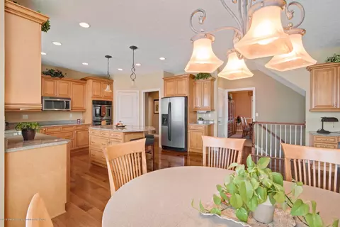 12621 Paradise Dr, Dewitt, MI 48820 photo 6