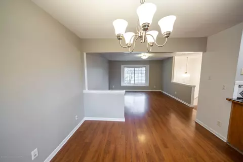2540 E Cavanaugh Rd, Lansing, MI 48910 photo 8