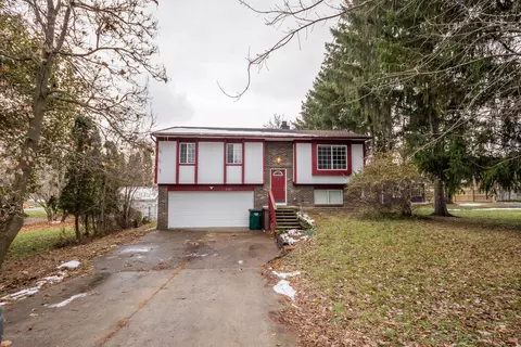 2540 E Cavanaugh Rd, Lansing, MI 48910 photo 2