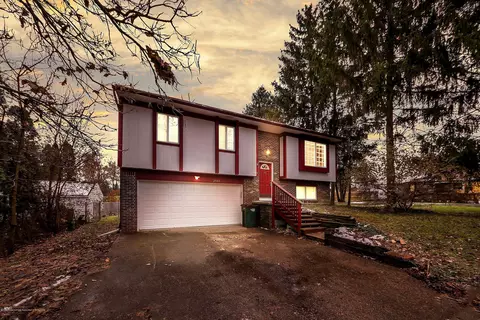 2540 E Cavanaugh Rd, Lansing, MI 48910 photo 1