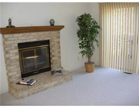 6528 Springtree, Lansing, MI 48917 photo 4