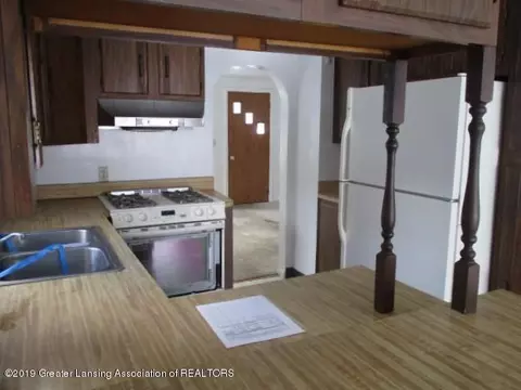 809 Irvington Ave, Lansing, MI 48910 photo 3