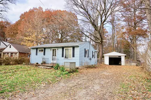 116 W Howe Ave, Lansing, MI 48906 photo 2