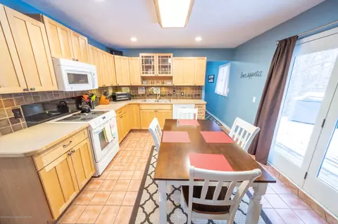 902 Elmwood, Dewitt, MI 48820 photo 9