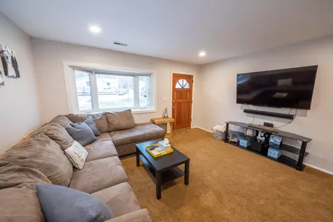 902 Elmwood, Dewitt, MI 48820 photo 6