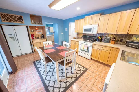 902 Elmwood, Dewitt, MI 48820 photo 11