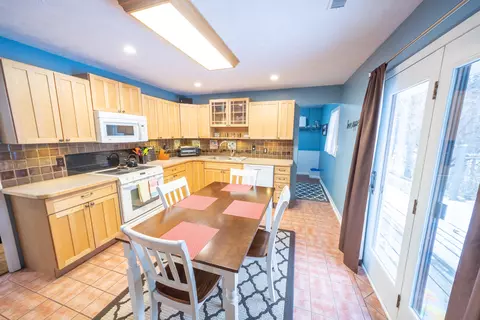 902 Elmwood, Dewitt, MI 48820 photo 7