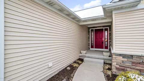 412 Snapdragon Ln, Dewitt, MI 48820 photo 2