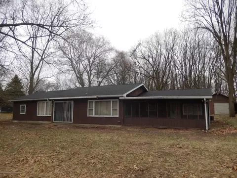 8227 Sunset Dr, Lyons, MI 48851 photo 1