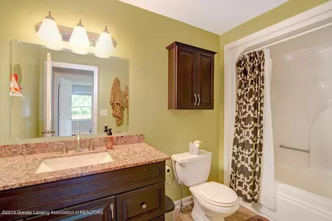 340 W Jefferson, Dimondale, MI 48821 photo 10