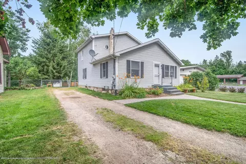 340 W Jefferson, Dimondale, MI 48821 photo 1