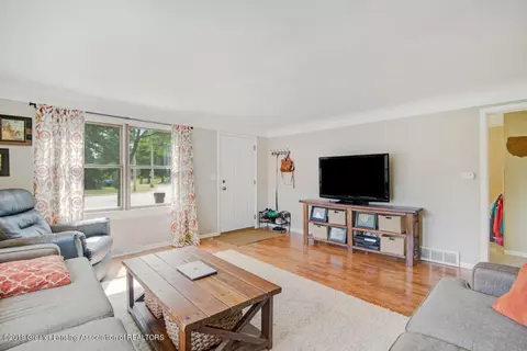 340 W Jefferson, Dimondale, MI 48821 photo 6