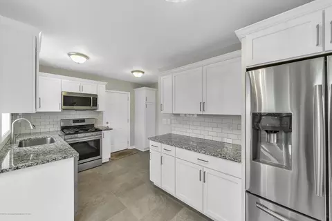 1924 Devonshire Ave, Lansing, MI 48910 photo 7