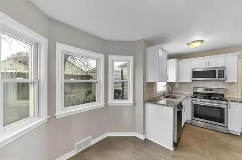 1924 Devonshire Ave, Lansing, MI 48910 photo 9