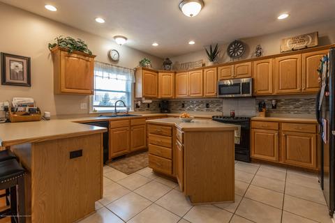 5485 Earliglow Ln, Haslett, MI 48840 photo 11
