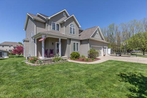 5485 Earliglow Ln, Haslett, MI 48840 photo 2