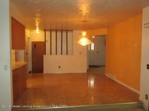 3944 Sheffield Blvd, Lansing, MI 48911 photo 5