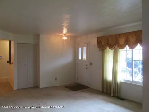 3944 Sheffield Blvd, Lansing, MI 48911 photo 3