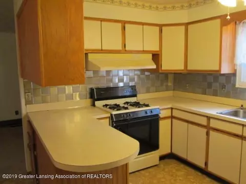 3944 Sheffield Blvd, Lansing, MI 48911 photo 9