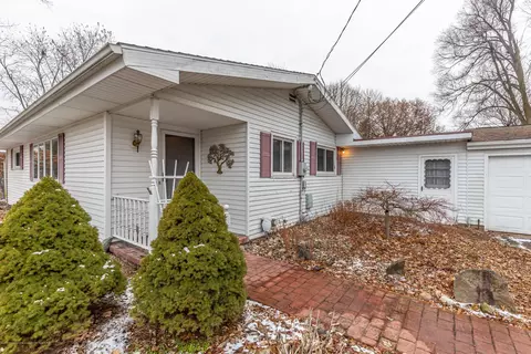 1742 E Stoll Rd, Lansing, MI 48906 photo 1