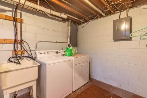 1742 E Stoll Rd, Lansing, MI 48906 photo 19