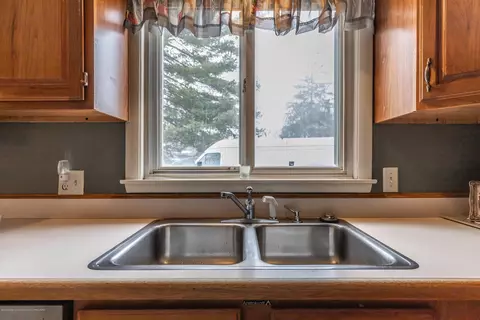 1742 E Stoll Rd, Lansing, MI 48906 photo 8