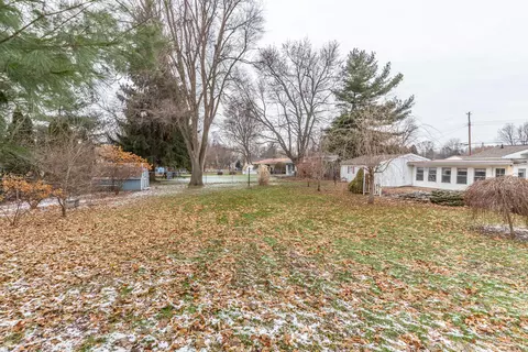 1742 E Stoll Rd, Lansing, MI 48906 photo 22