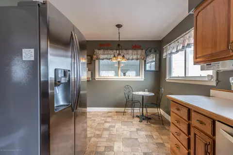 1742 E Stoll Rd, Lansing, MI 48906 photo 9
