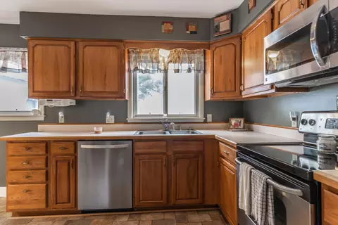 1742 E Stoll Rd, Lansing, MI 48906 photo 6